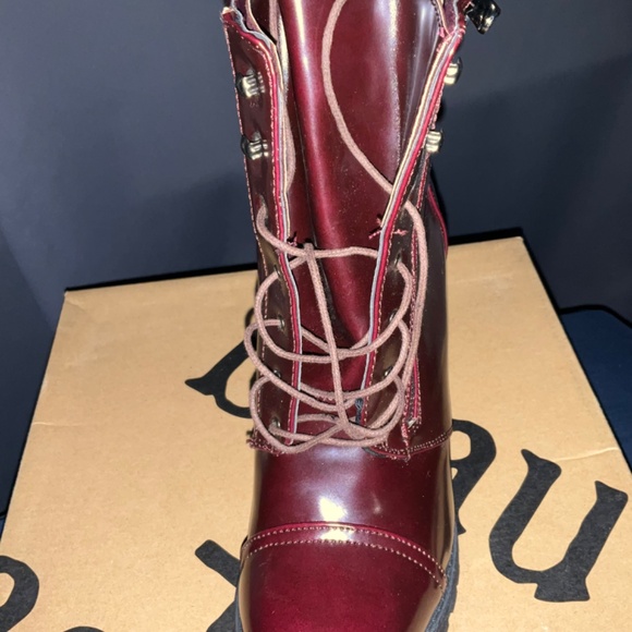 Boots - Picture 6 of 15